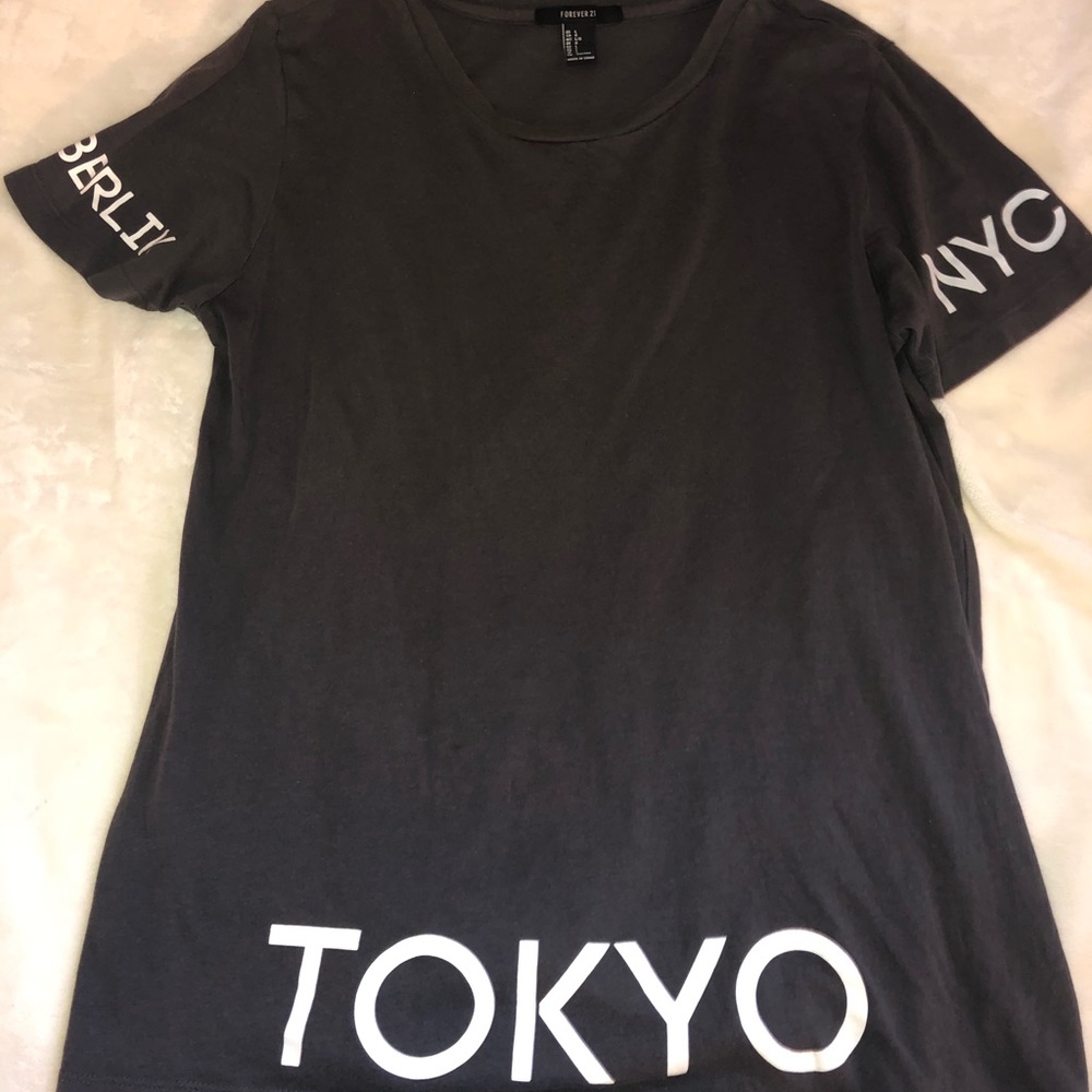 Forever 21 oversized location t shirt